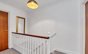 10 St Edmundsbury Mews